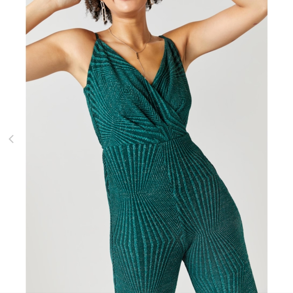 Clothes - Picture 3 of 4